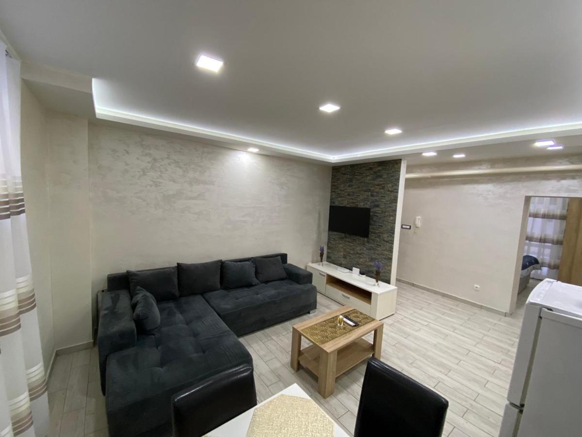 Appartamento Daca 1 Belgrado Esterno foto