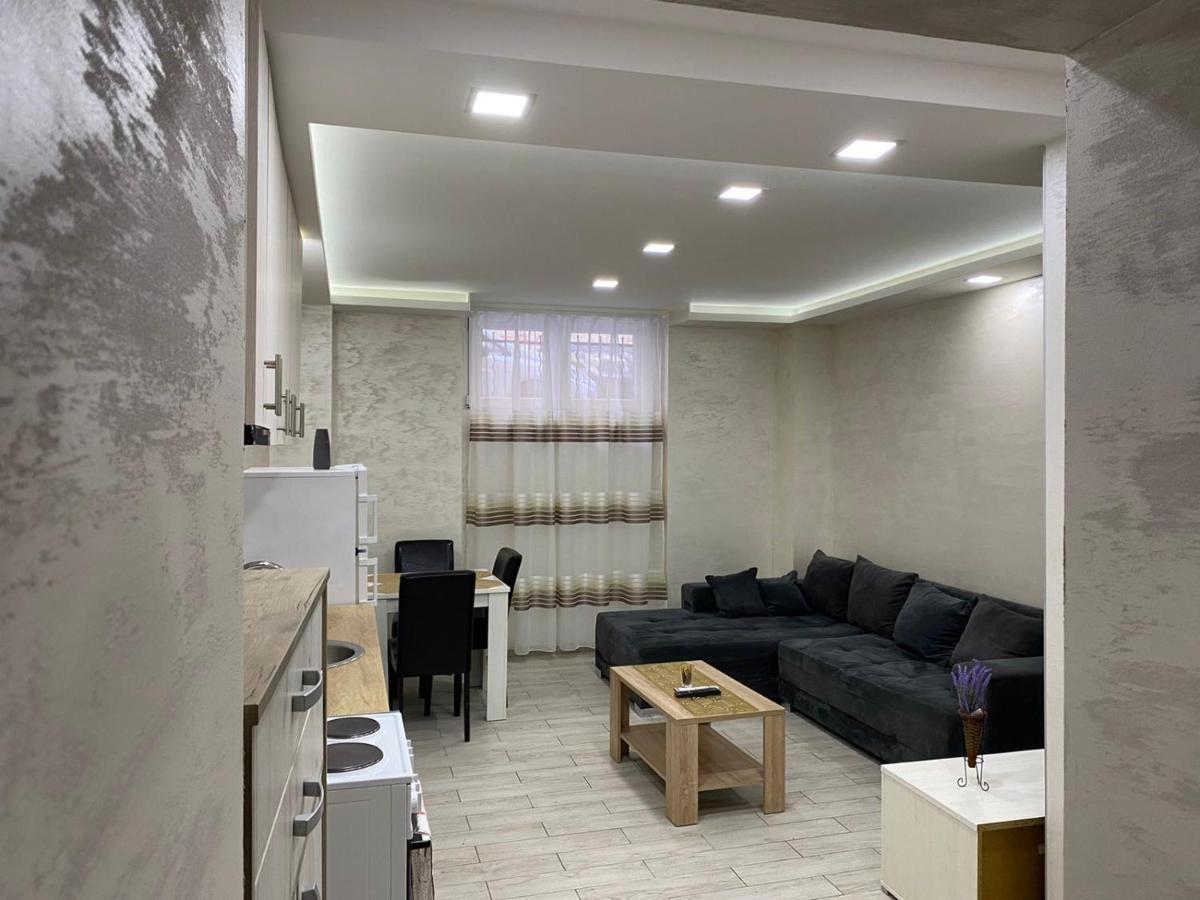 Appartamento Daca 1 Belgrado Esterno foto